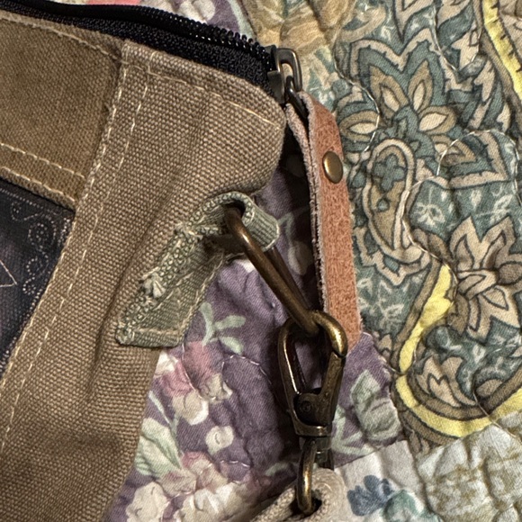 Great Love Olive Crossbody Bag - Picture 12 of 14